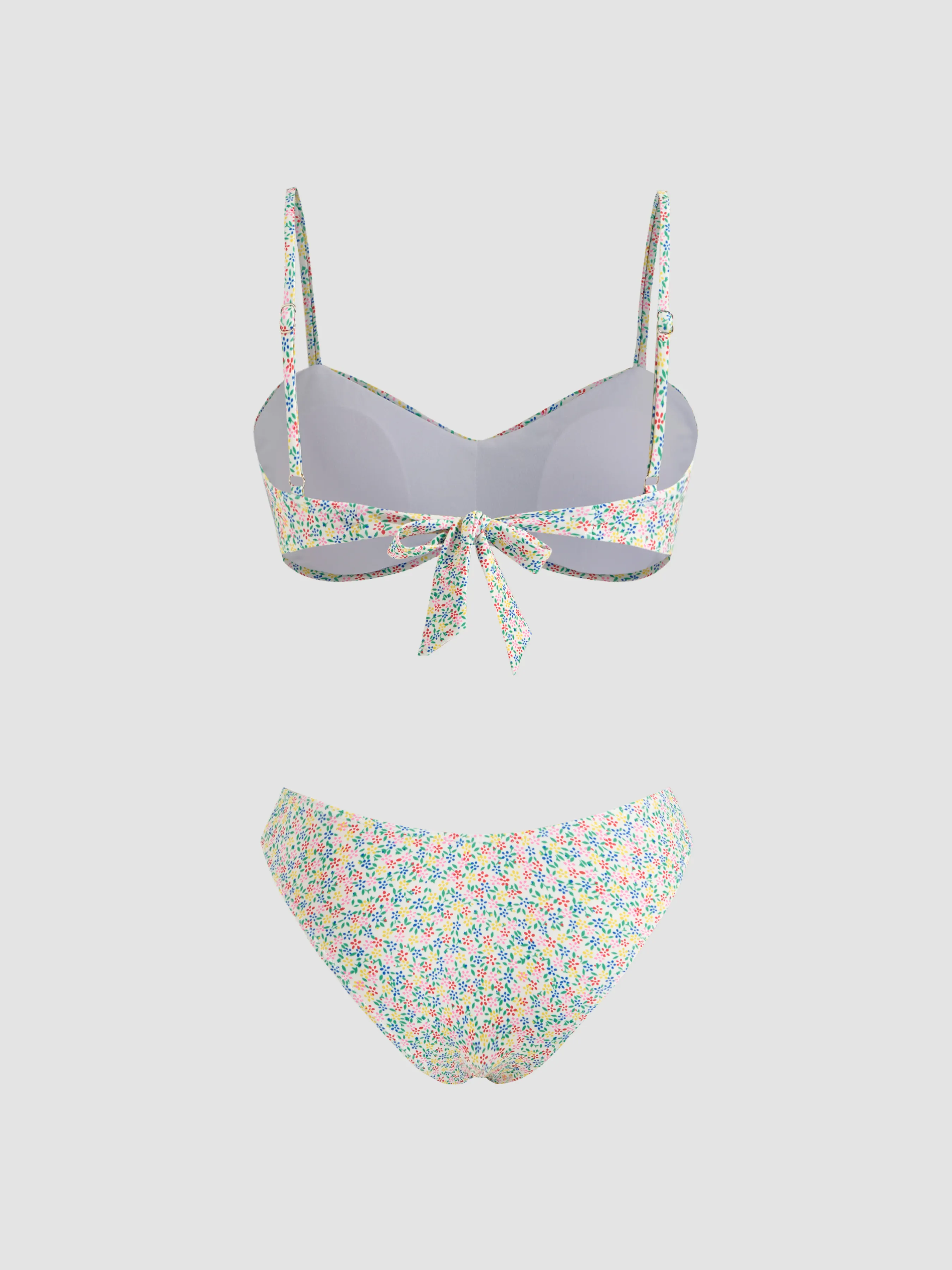 Bikini Atrevido con Nudo Floral de Escote en V y Pulsera