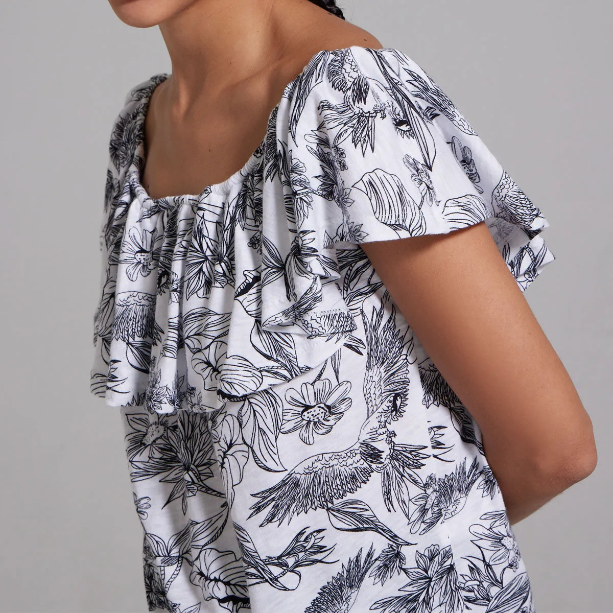 Blusa Con Escote Tipo Bandeja