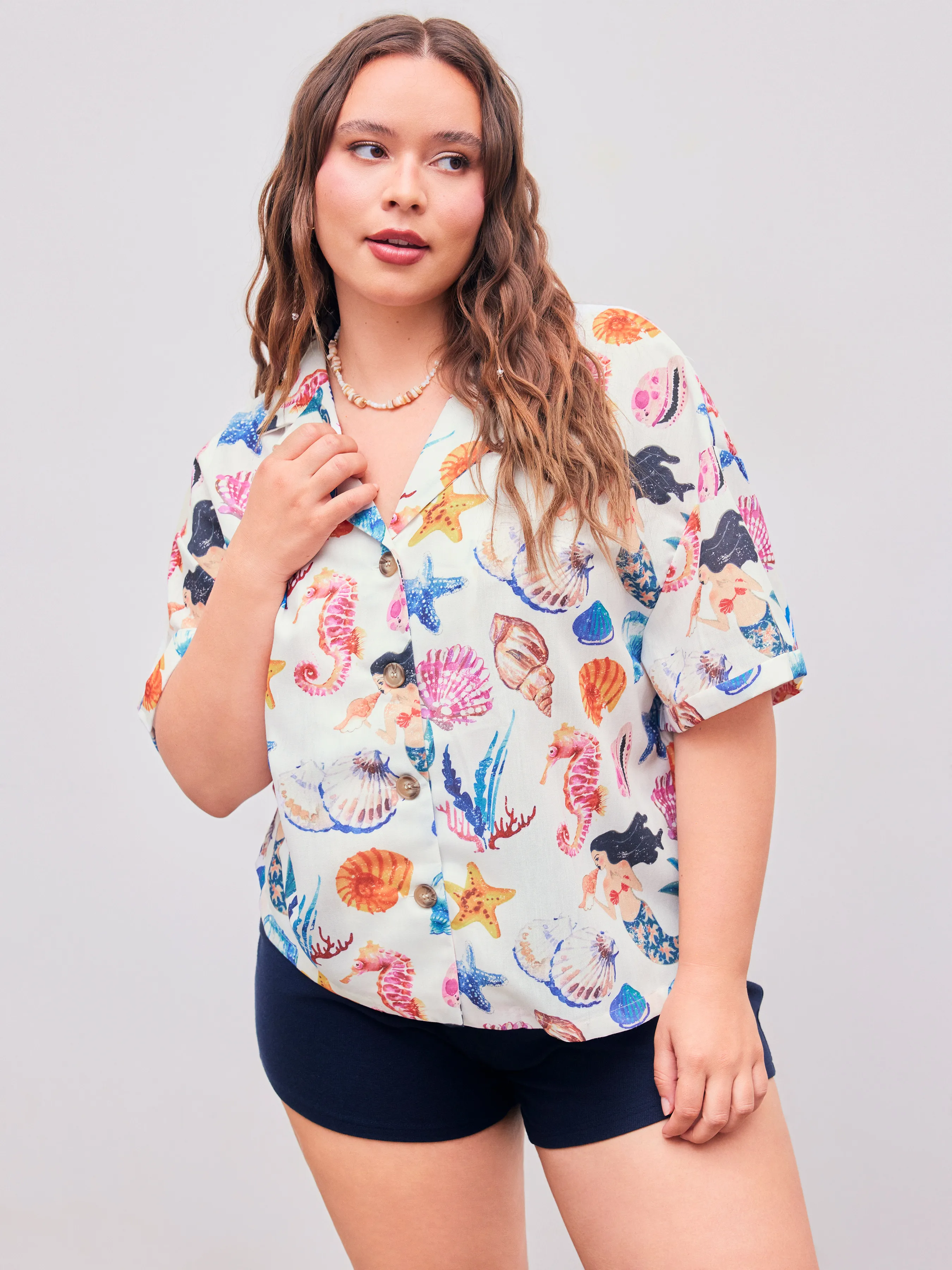 Camiseta de manga corta con gráfico de sirena y cuello tejido Curvy