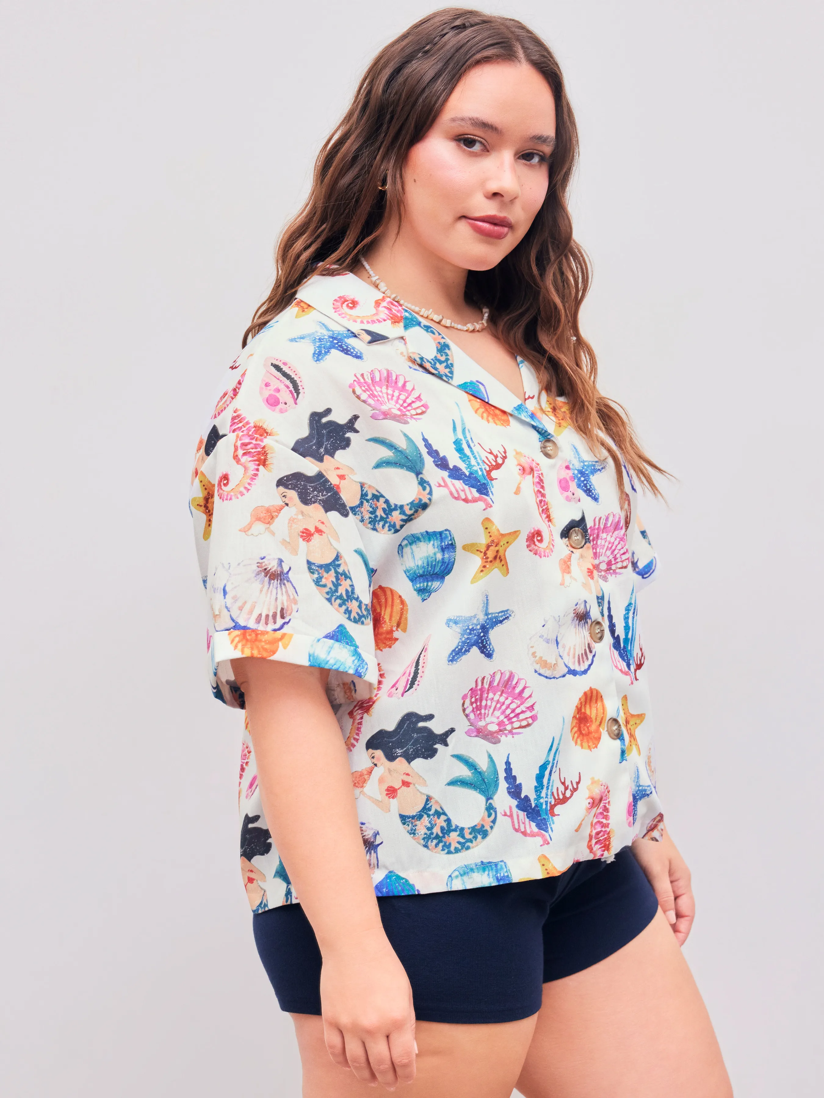 Camiseta de manga corta con gráfico de sirena y cuello tejido Curvy