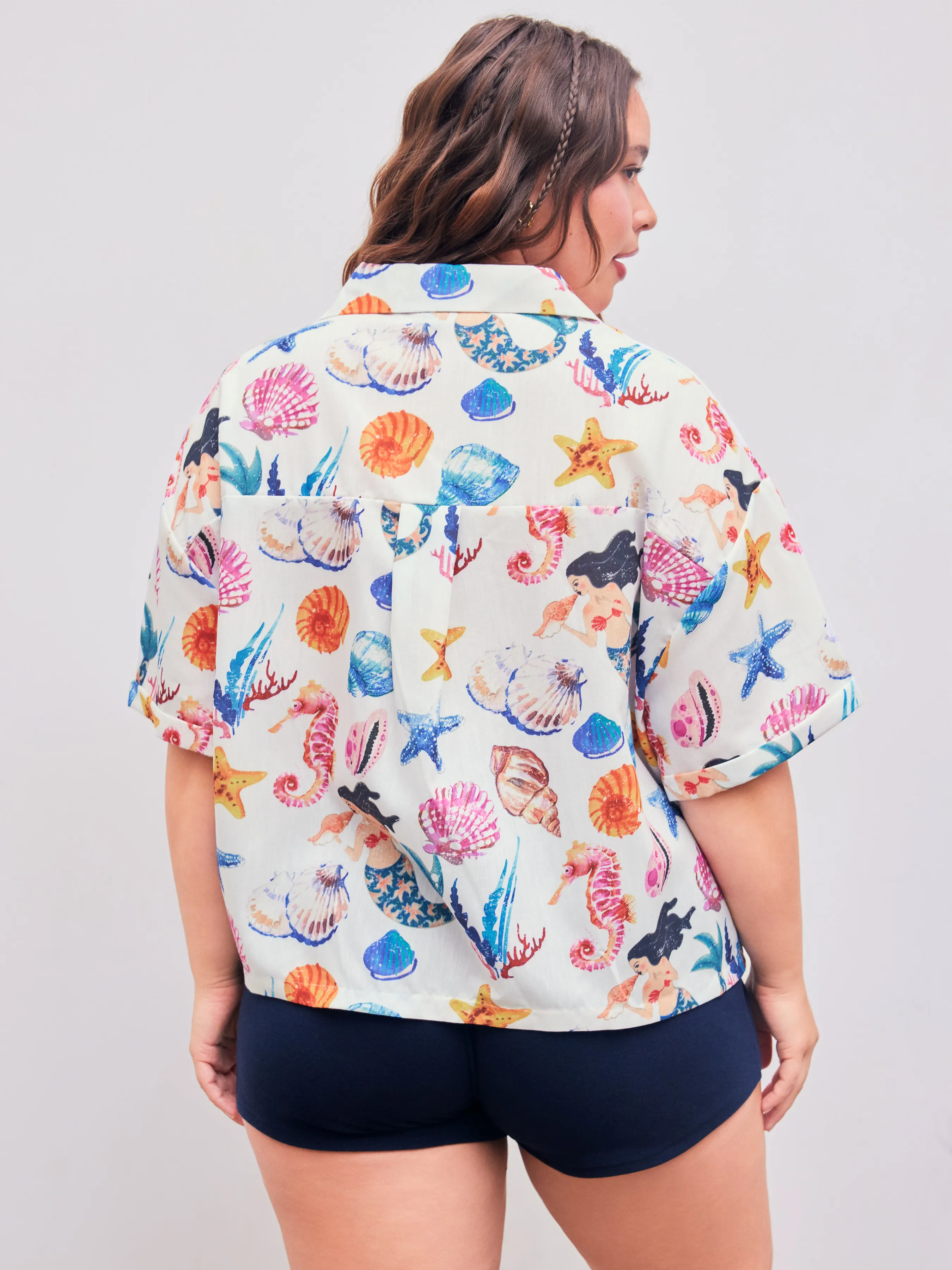 Camiseta de manga corta con gráfico de sirena y cuello tejido Curvy