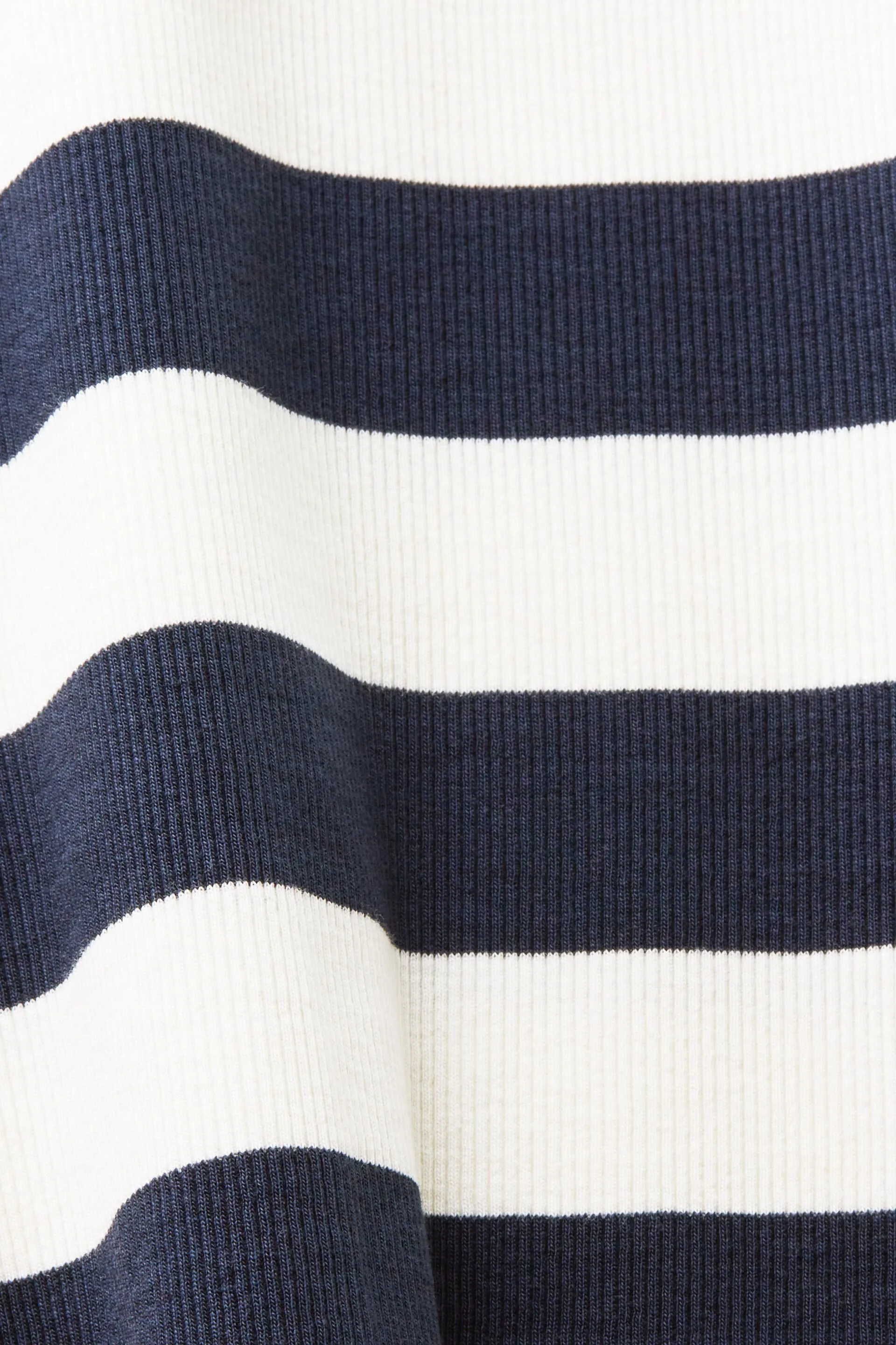 Camiseta de tirantes a rayas con logotipo