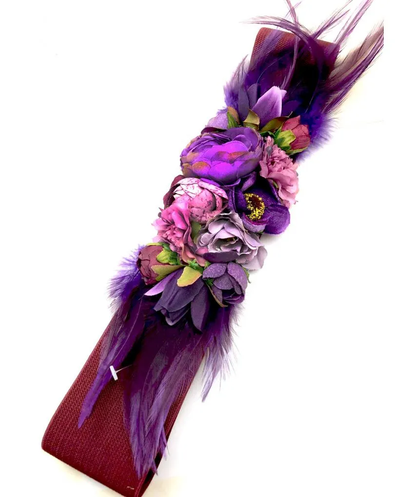 CINTURONES GRANATES PARA INVITADAS BODA CON  FLORES Y PLUMAS
