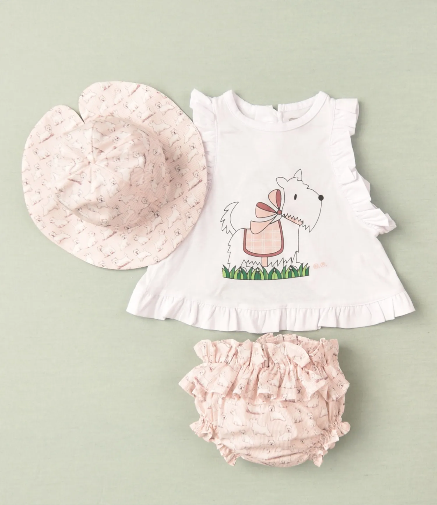 Conjunto para niña de tres piezas talla 6 meses.