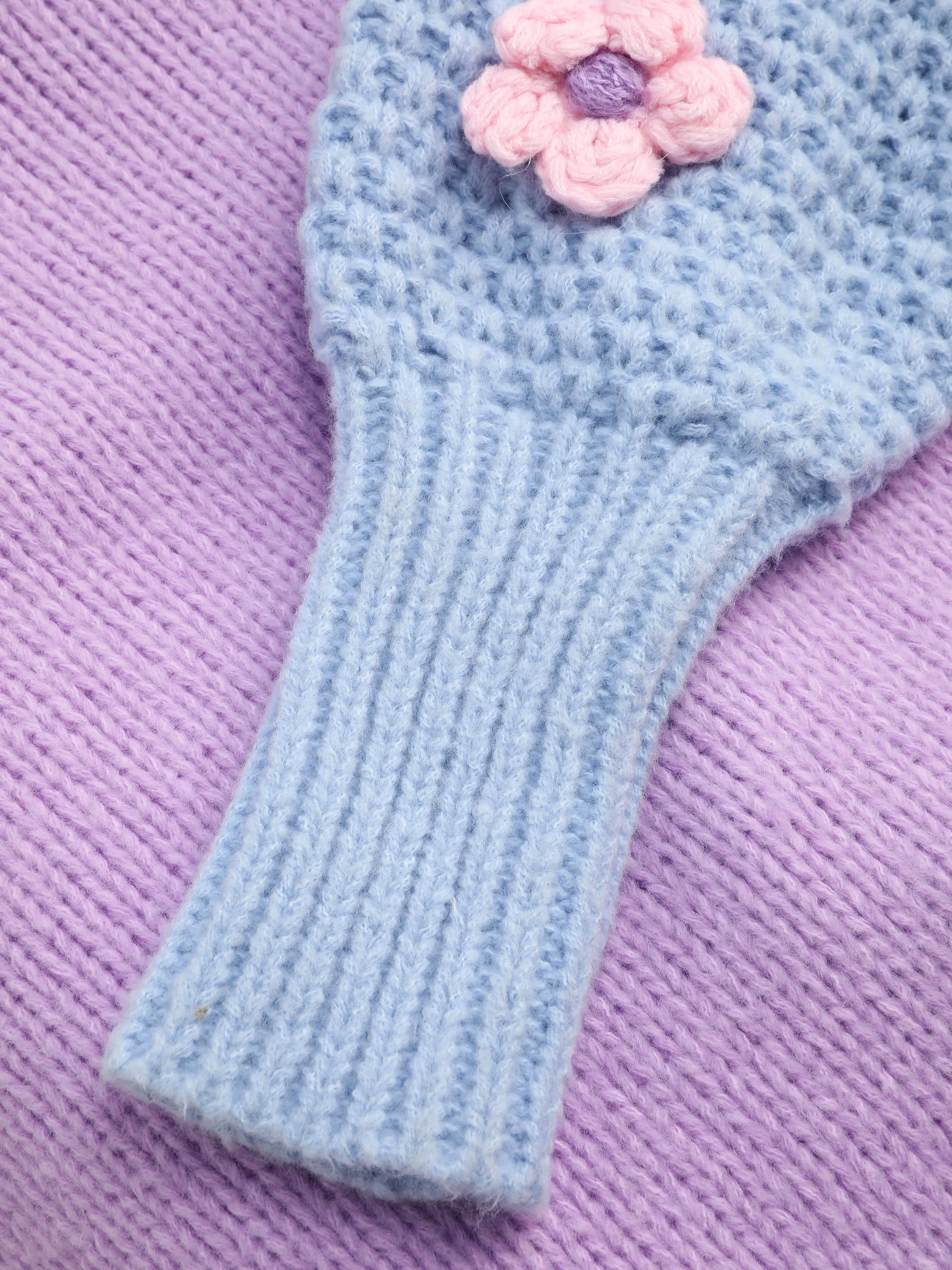 Cárdigan de Punto con Crochet Floral