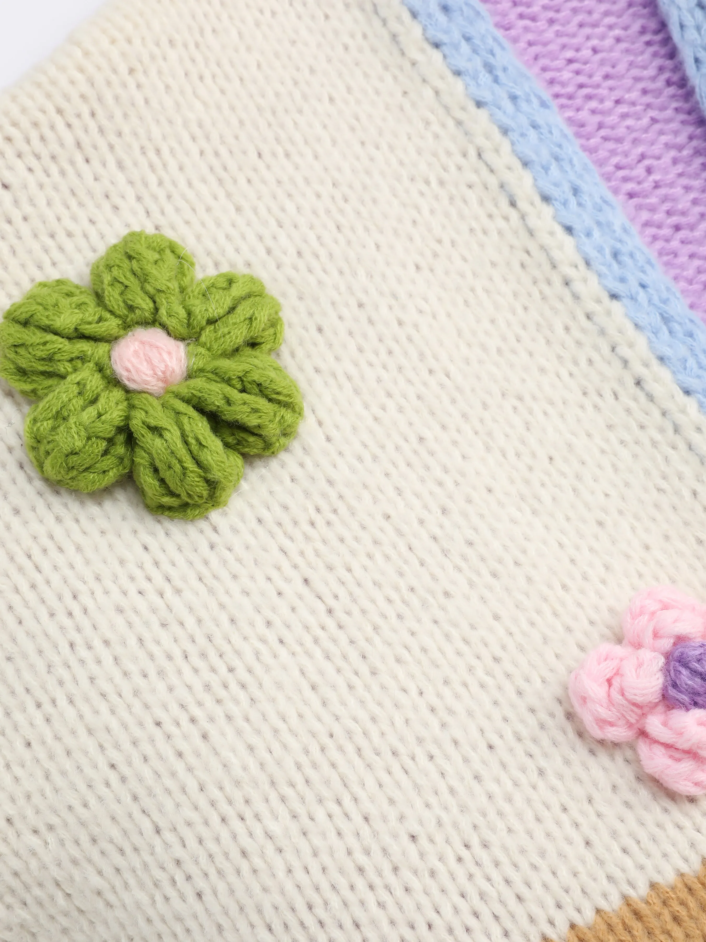 Cárdigan de Punto con Crochet Floral
