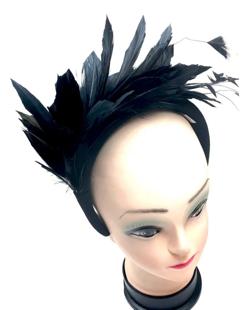 DIADEMAS NEGRAS CON PLUMAS PARA SER LA INVITADA PERFECTA