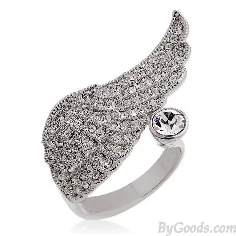 Elegant Angel Wings Crystal Ring