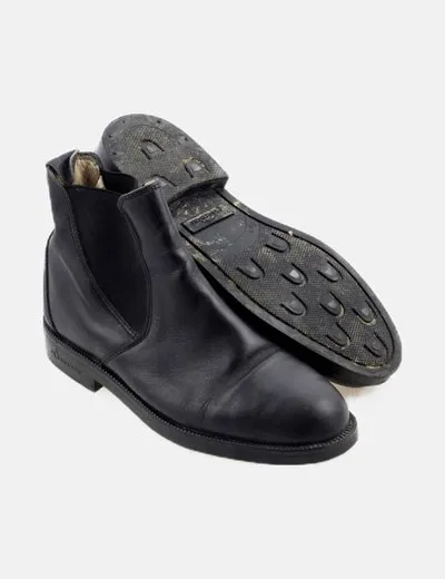 Essensole Bota negra con elástico