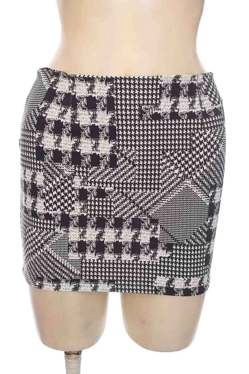 FALDA COLOR NEGRO  ESTILO WOMAN