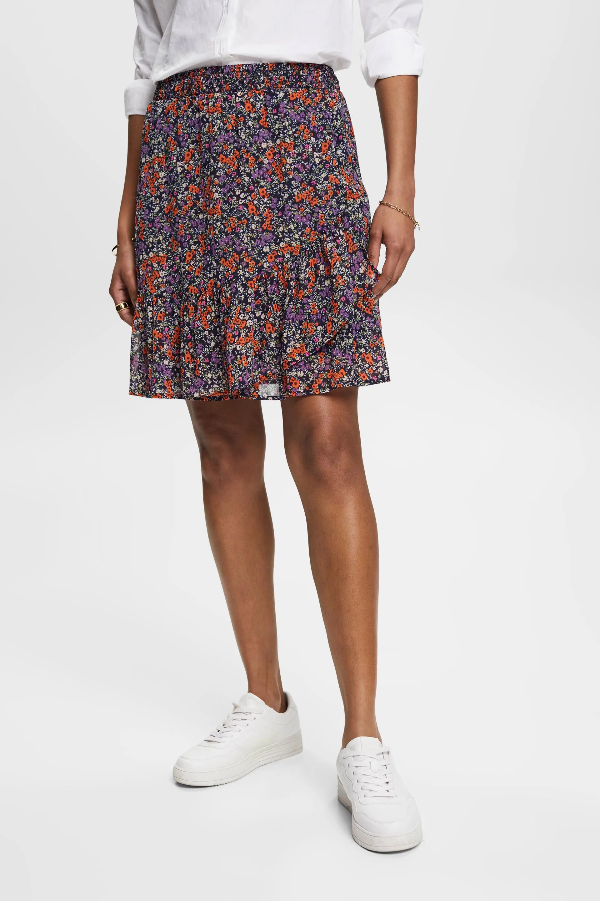 Falda floral con bajo avolantado