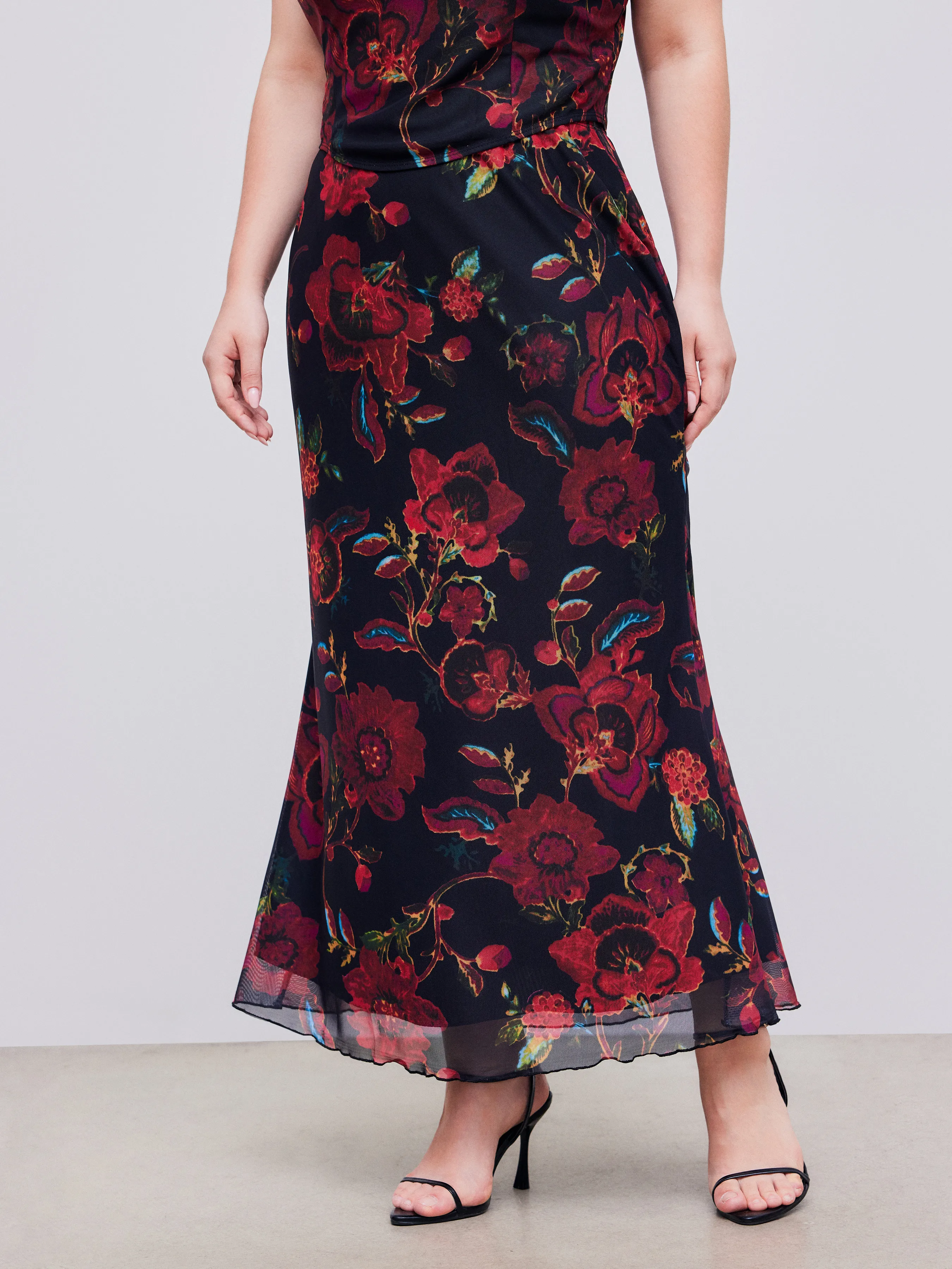 Falda Maxi Floral con Ribete de Lechuga y Malla Curvy
