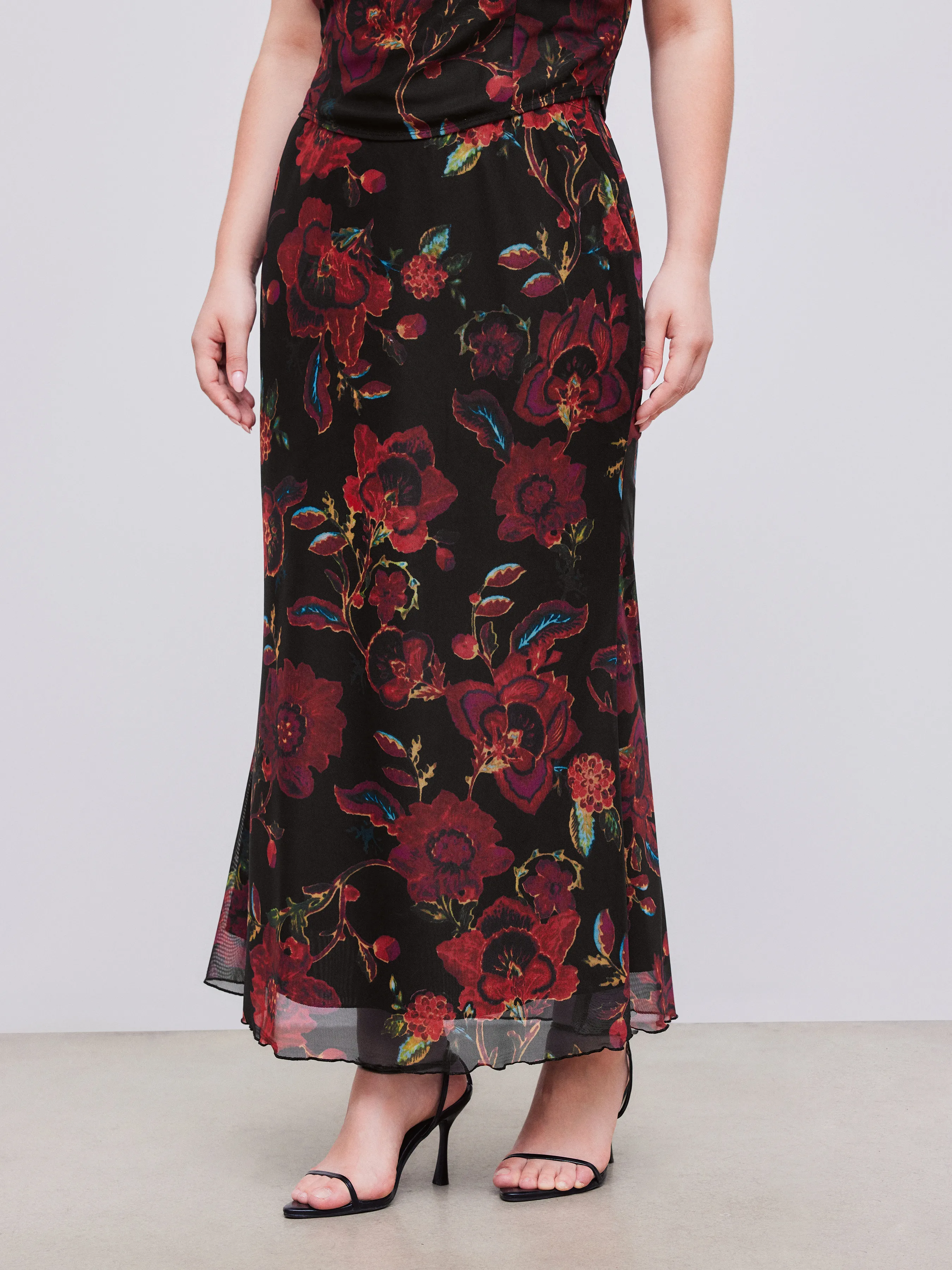 Falda Maxi Floral con Ribete de Lechuga y Malla Curvy