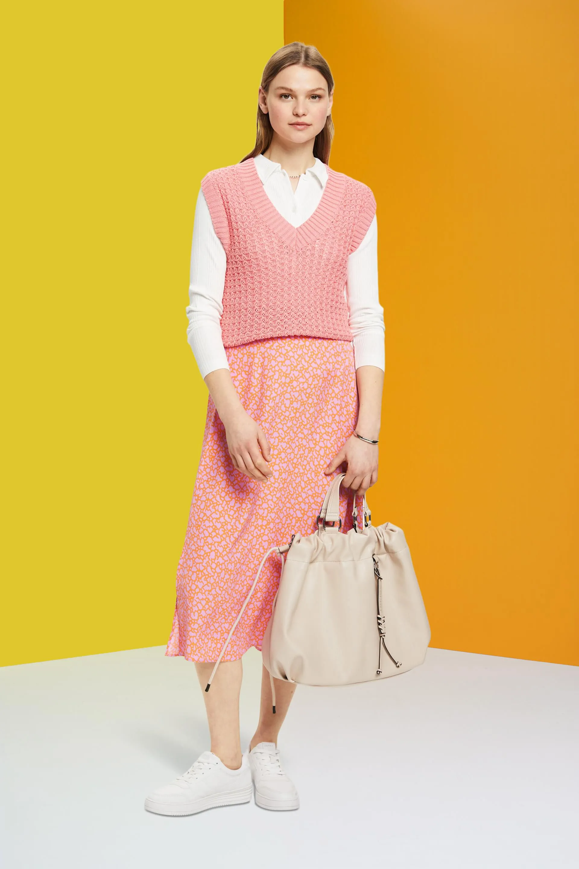 Falda midi con diseño floral allover