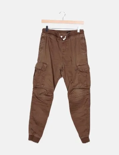 H&M Pantalón marrón estilo cargo con puños