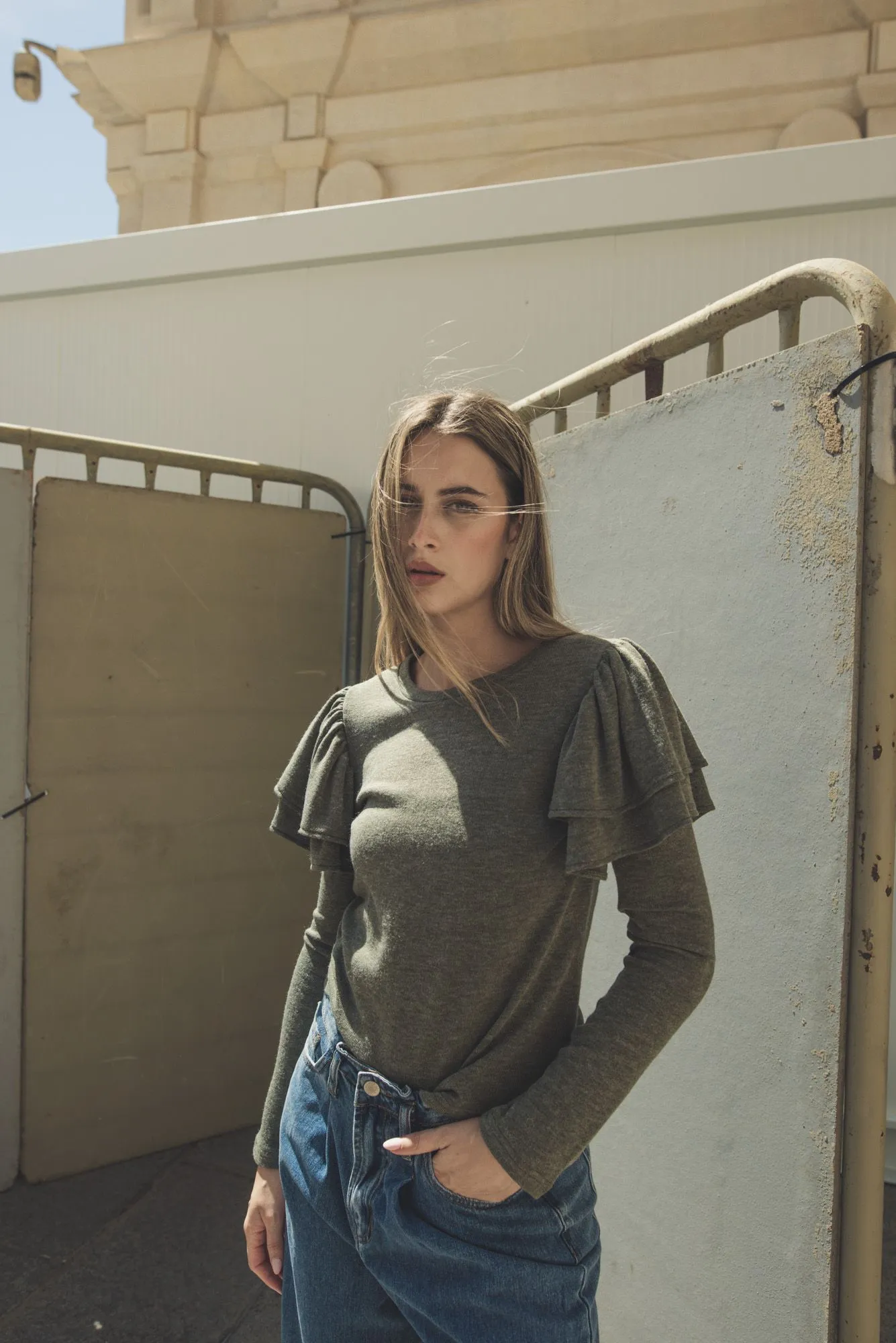 Jersey punto volantes con manga larga para mujer