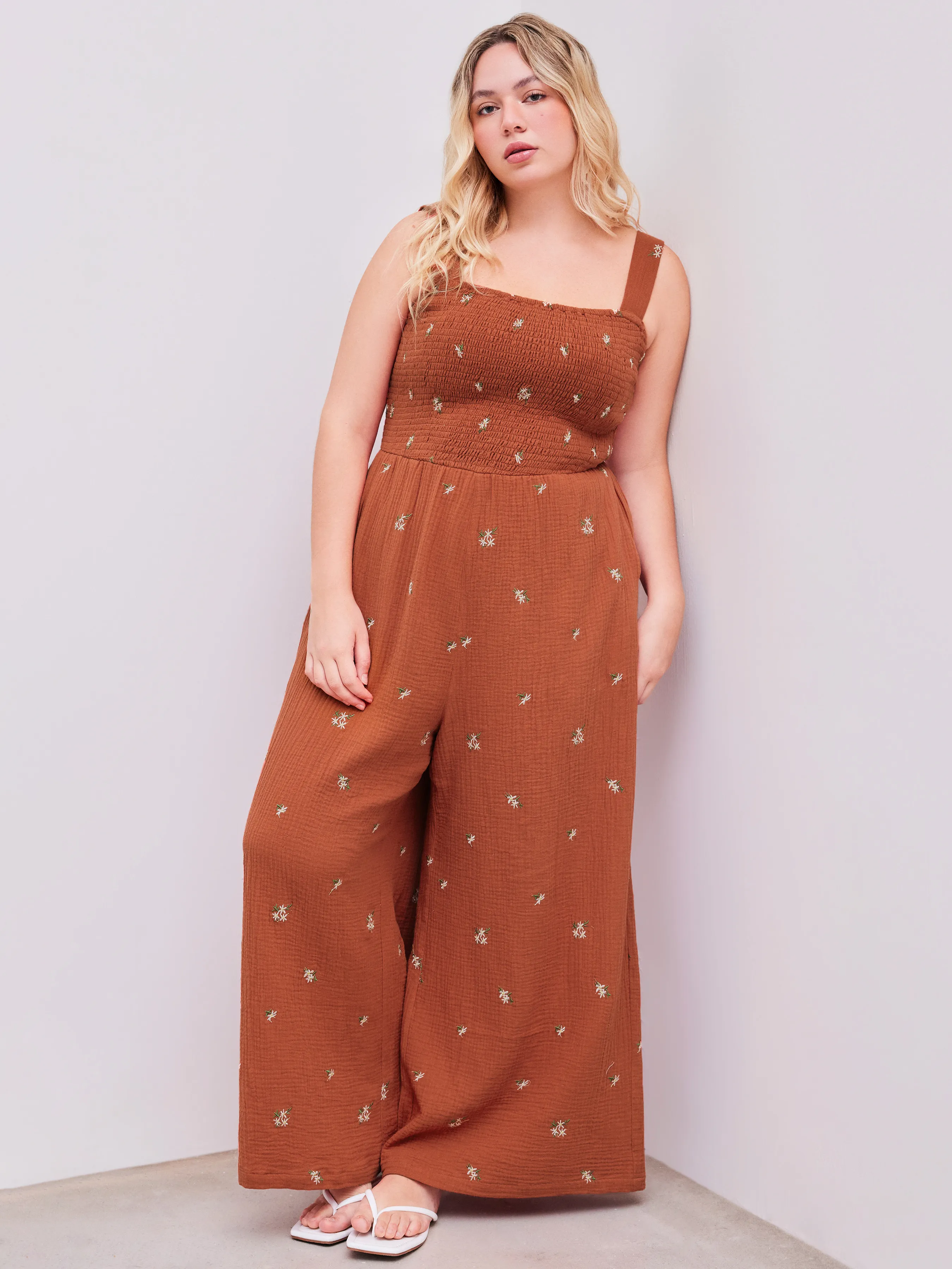 Mono con Cuello Cuadrado y Fruncido Floral Curvy
