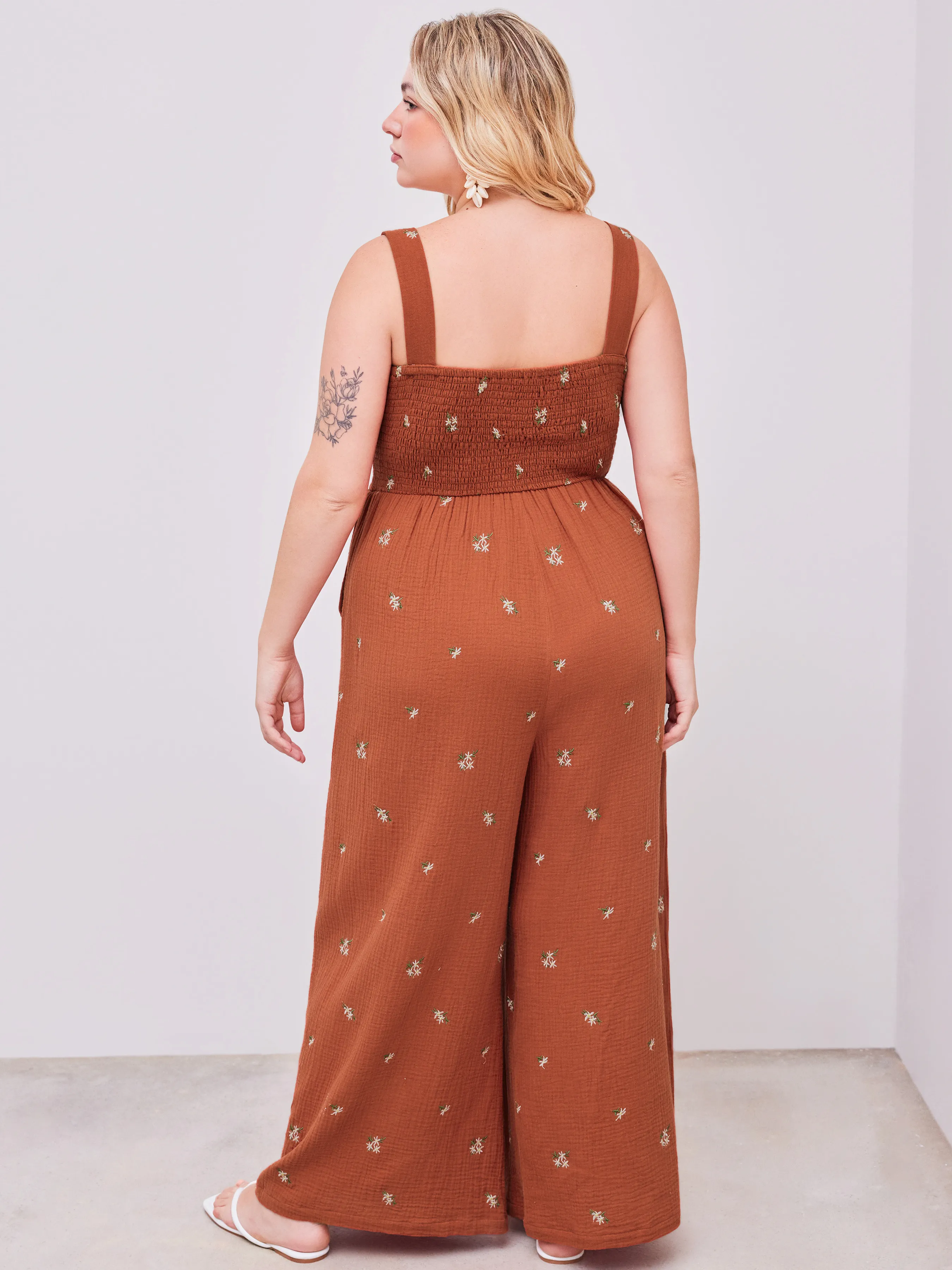 Mono con Cuello Cuadrado y Fruncido Floral Curvy