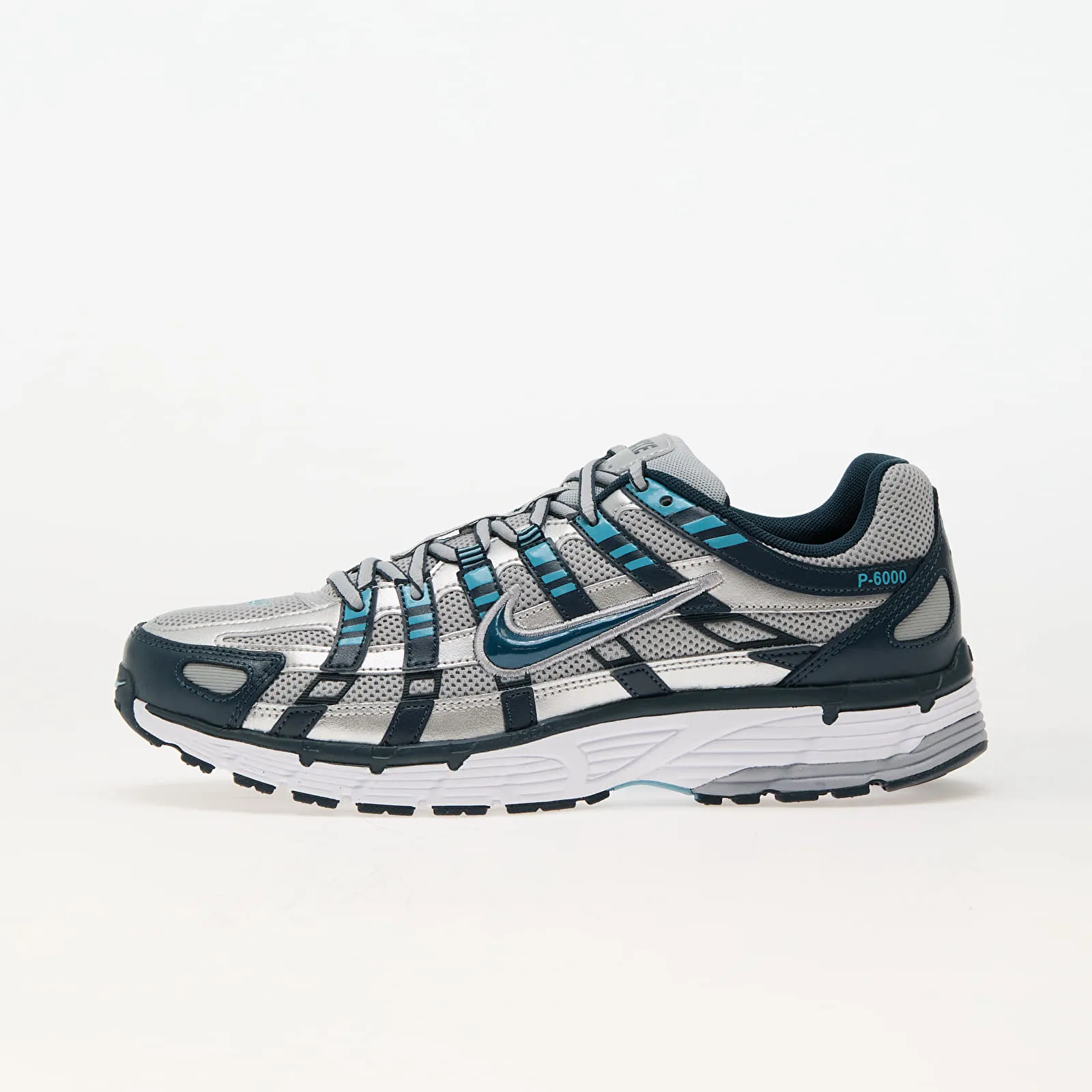 NIKE P6000
