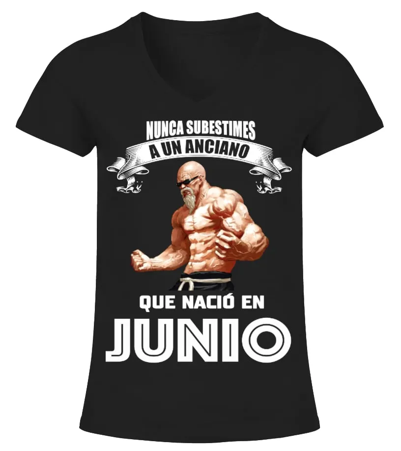 Nunca substimes a un anciano que nació en Febrero Camiseta cuello pico Mujer