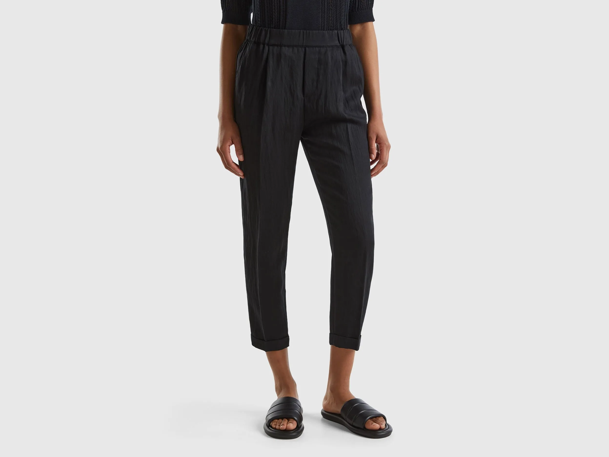 Pantalón con vuelta en mezcla de viscosa sostenible