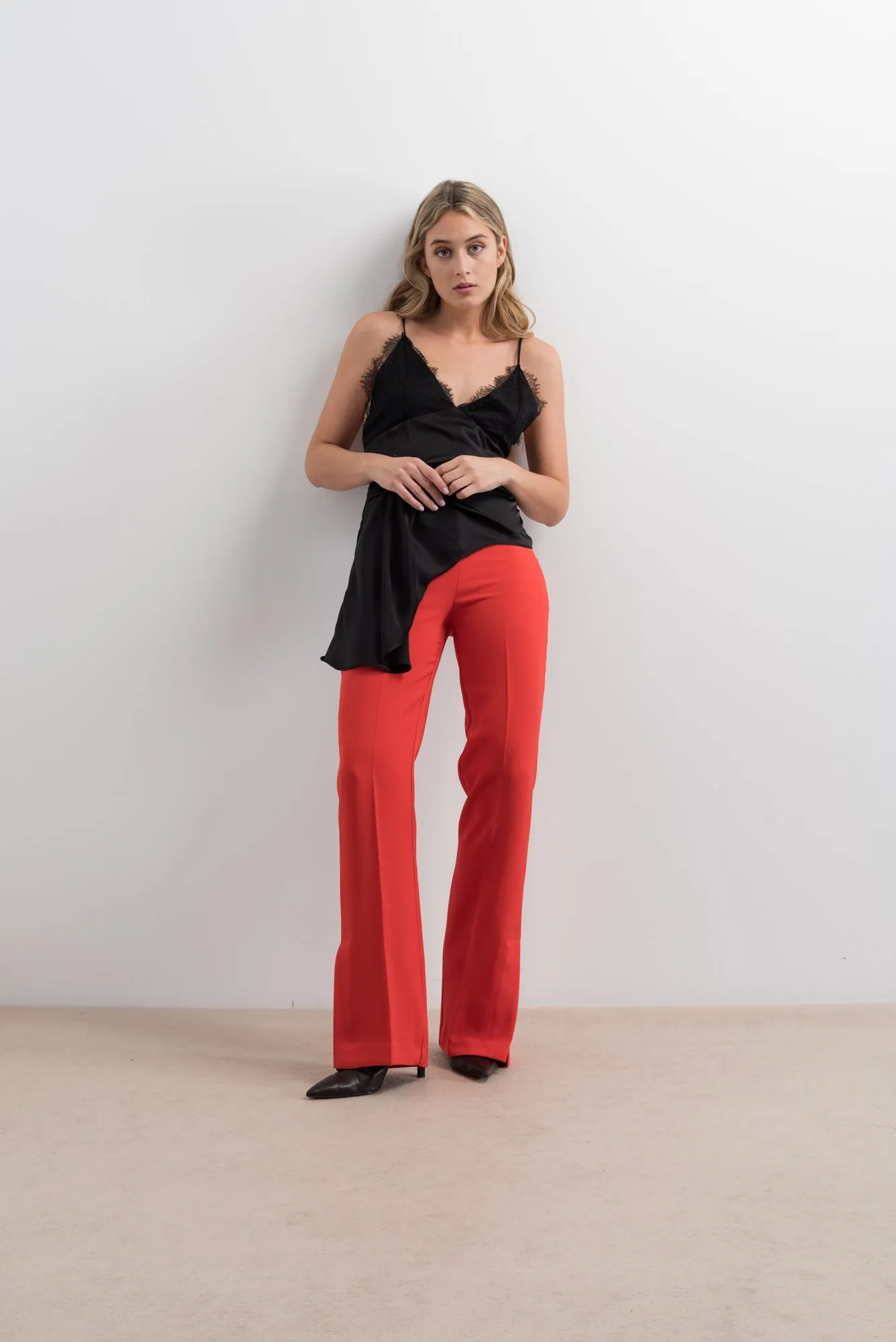Pantalón con abertura lateral tiro medio para mujer