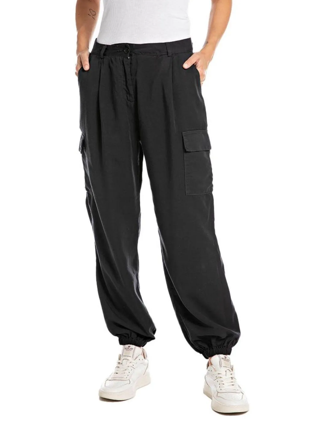 Pantalón jogger Replay cargo negro con puños para mujer