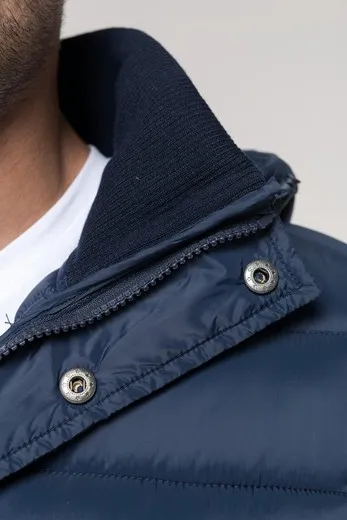 Parka ligera acolchada con capucha para hombre