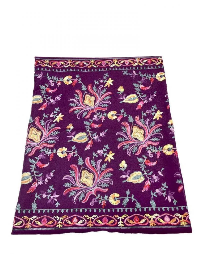 PAÑUELOS MORADOS CON FLORES BORDADAS ESTILO MANTON MANILA