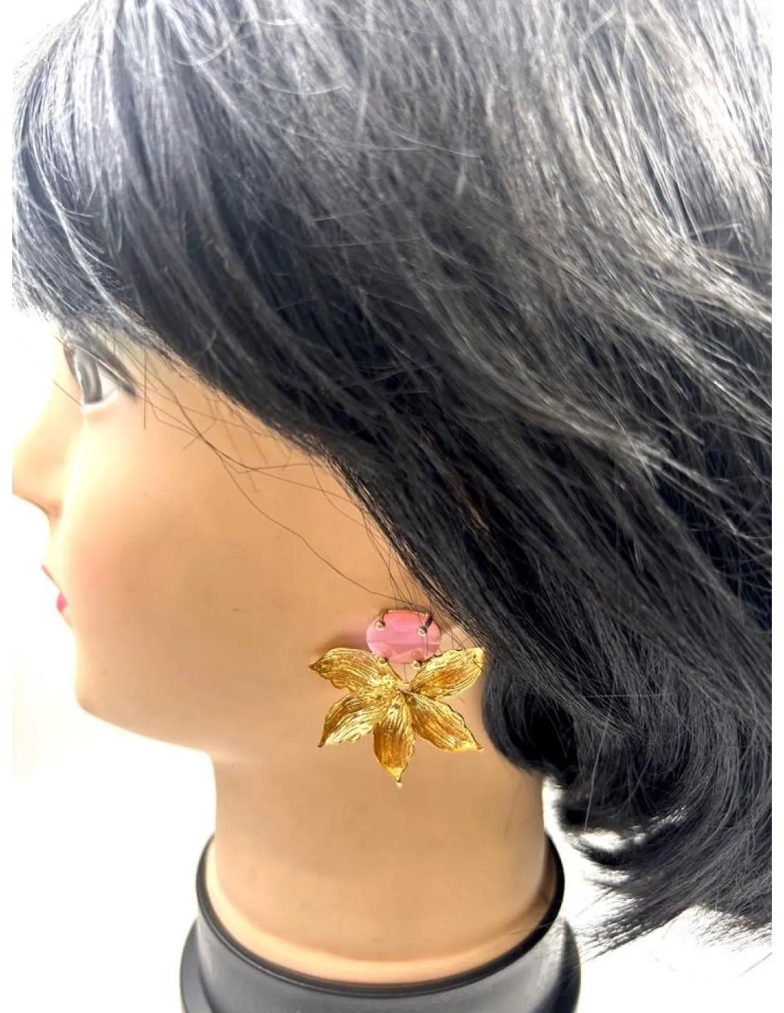 PENDIENTES DORADOS CORTOS CON PIEDRAS ROSAS PARA BODAS