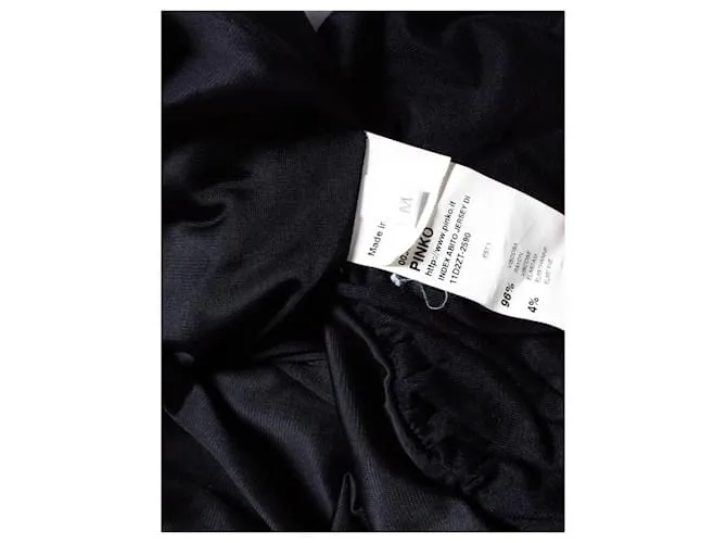 Pinko, vestido negro drapeado de un hombro 