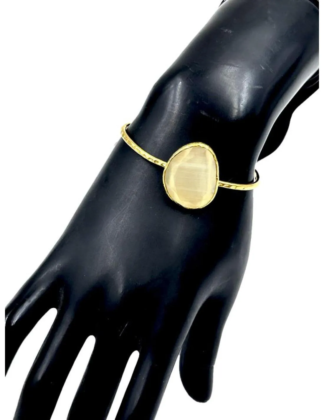 PULSERAS DORADAS DE PIEDRA BEIGE PARA DIA Y NOCHE