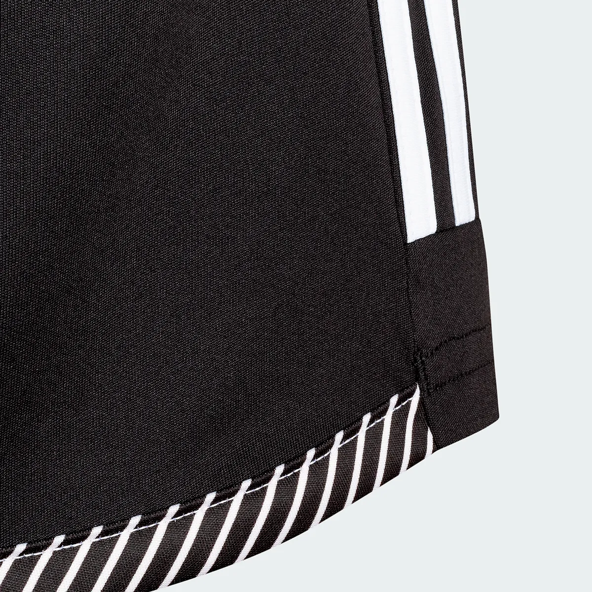 SHORT FúTBOL HOMBRE ADIDAS COLOCOLO LOCAL 2024 NEGRO 