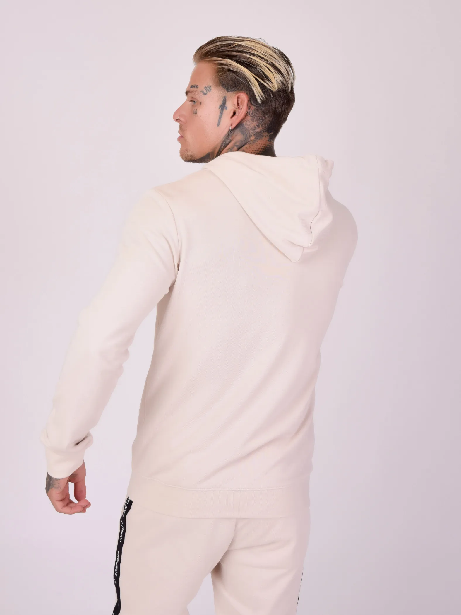 Sudadera básica con cremallera y logotipo