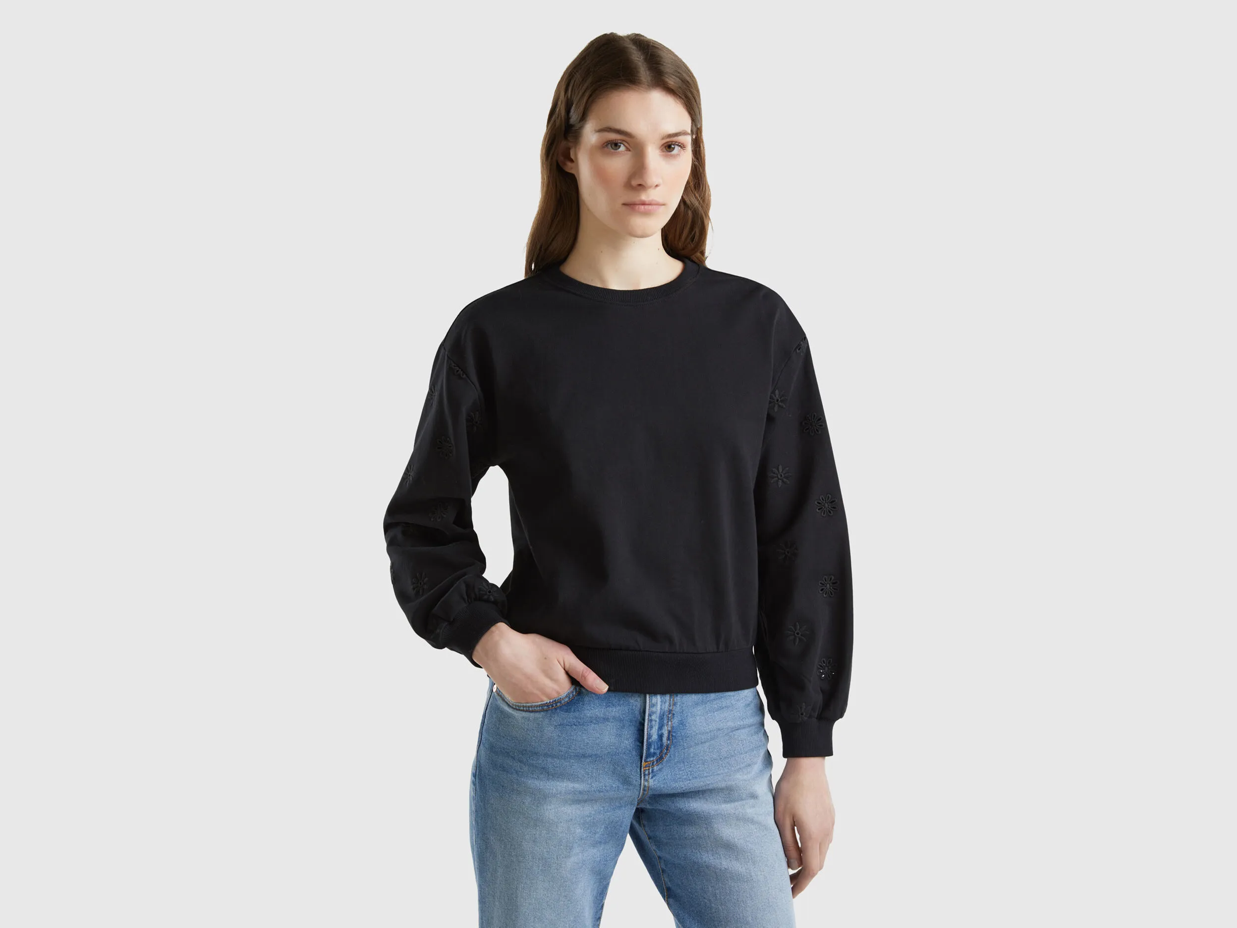 Sudadera con bordado de flores