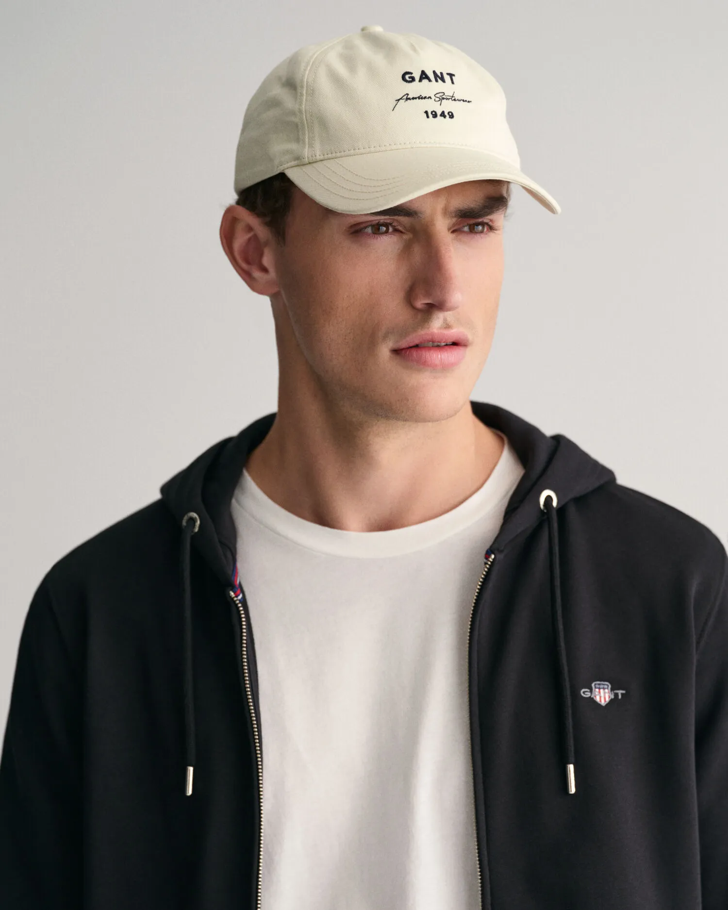 Sudadera con capucha y cremallera Shield