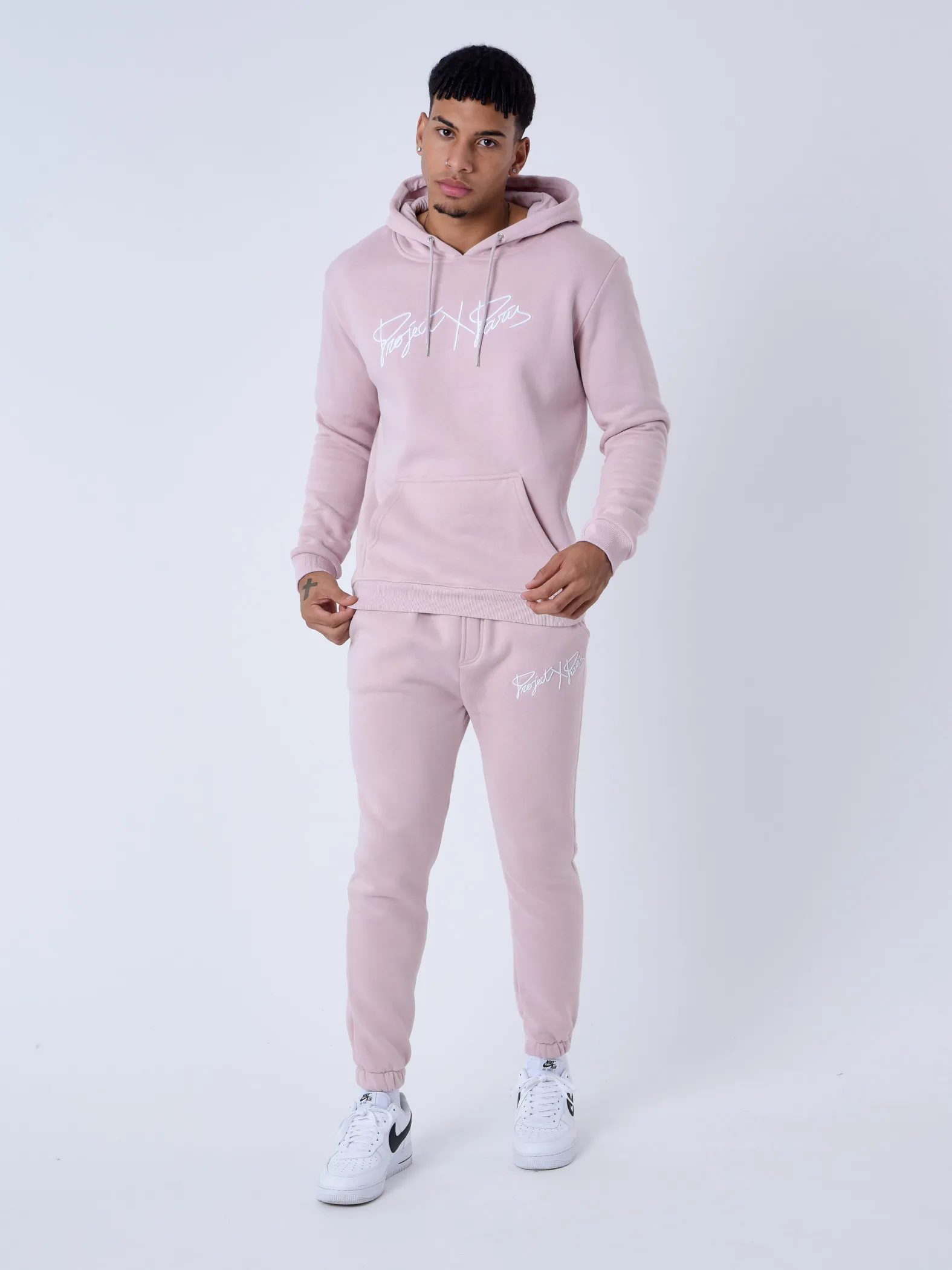 Sudadera con capucha y logotipo bordado