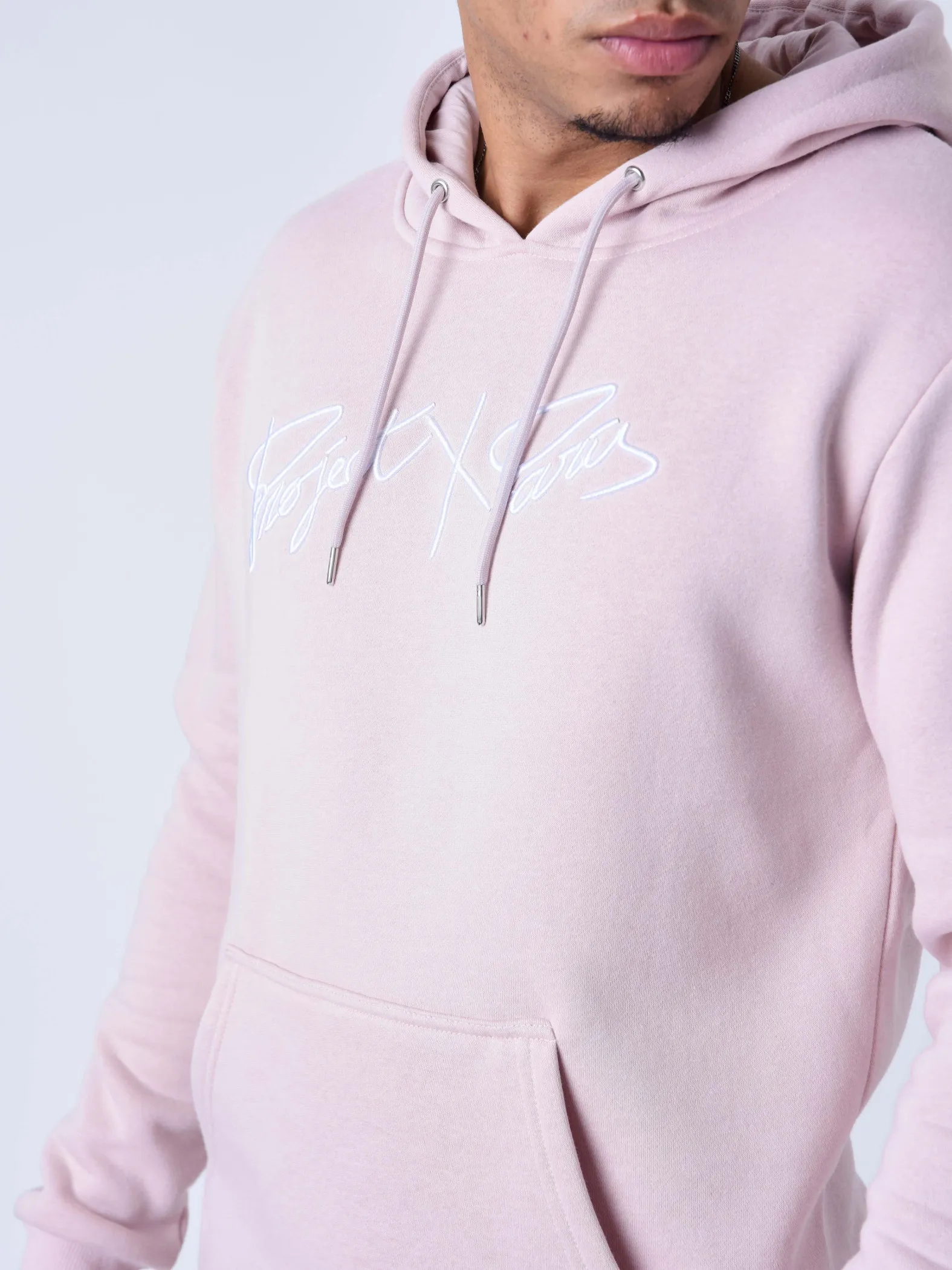 Sudadera con capucha y logotipo bordado