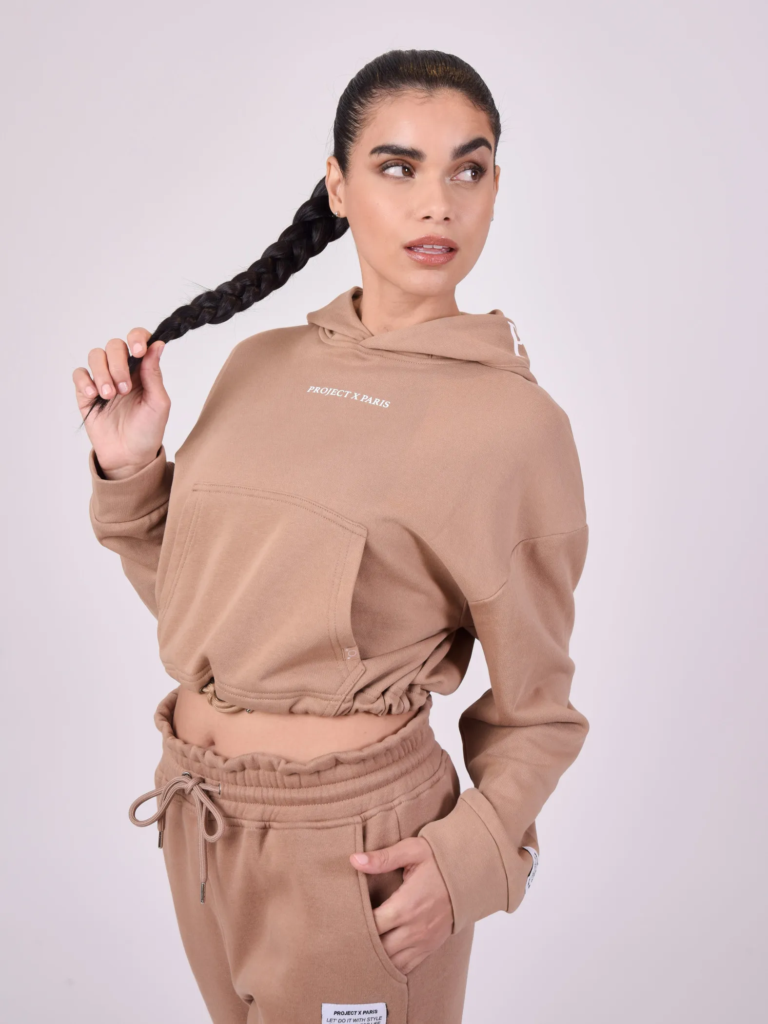 Sudadera con capucha y logotipo