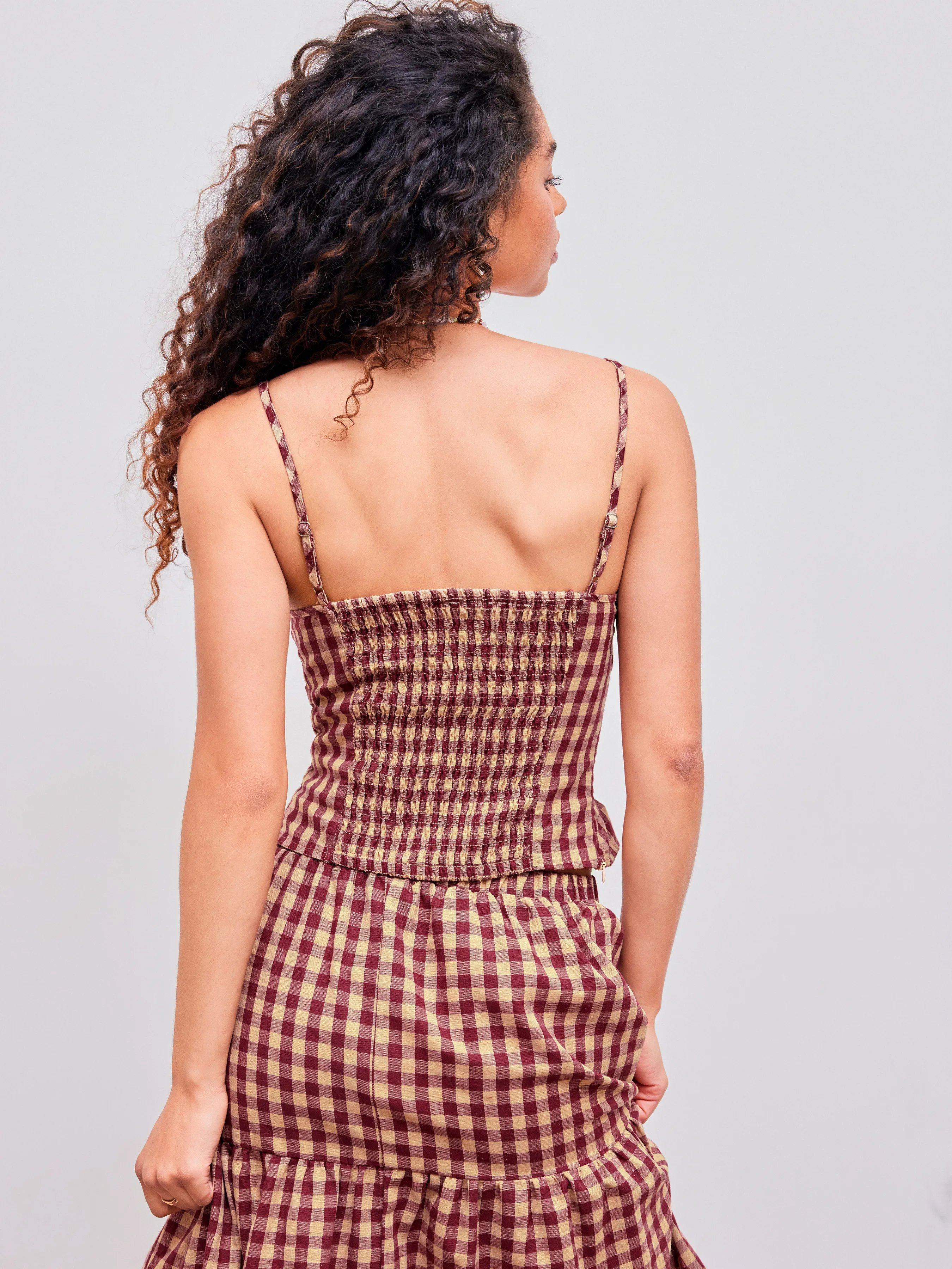 Top Cami fruncido de cuadros con cuello en V tejido