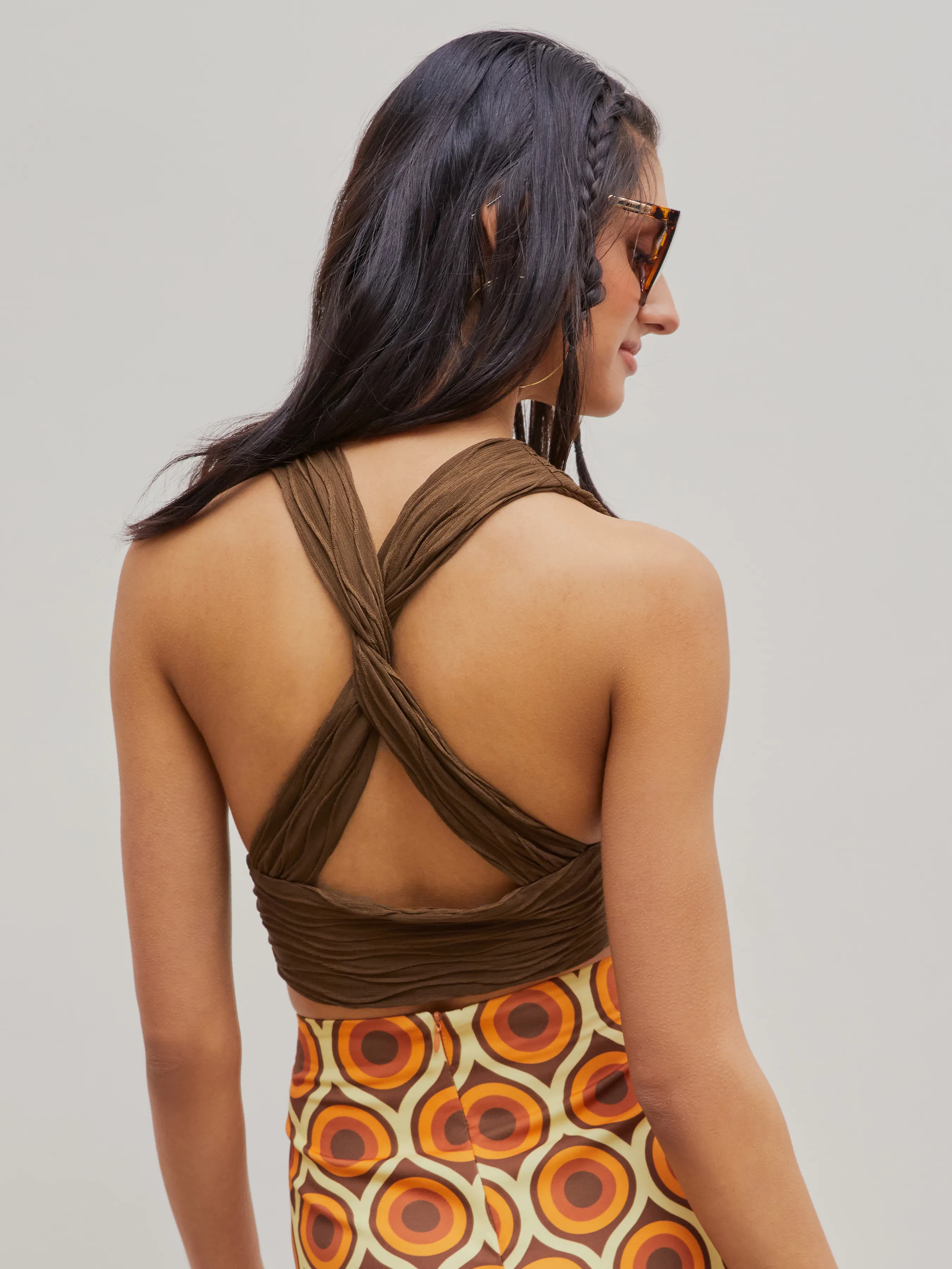  Top Halter Crop con Cruzado en la Espalda Sólido