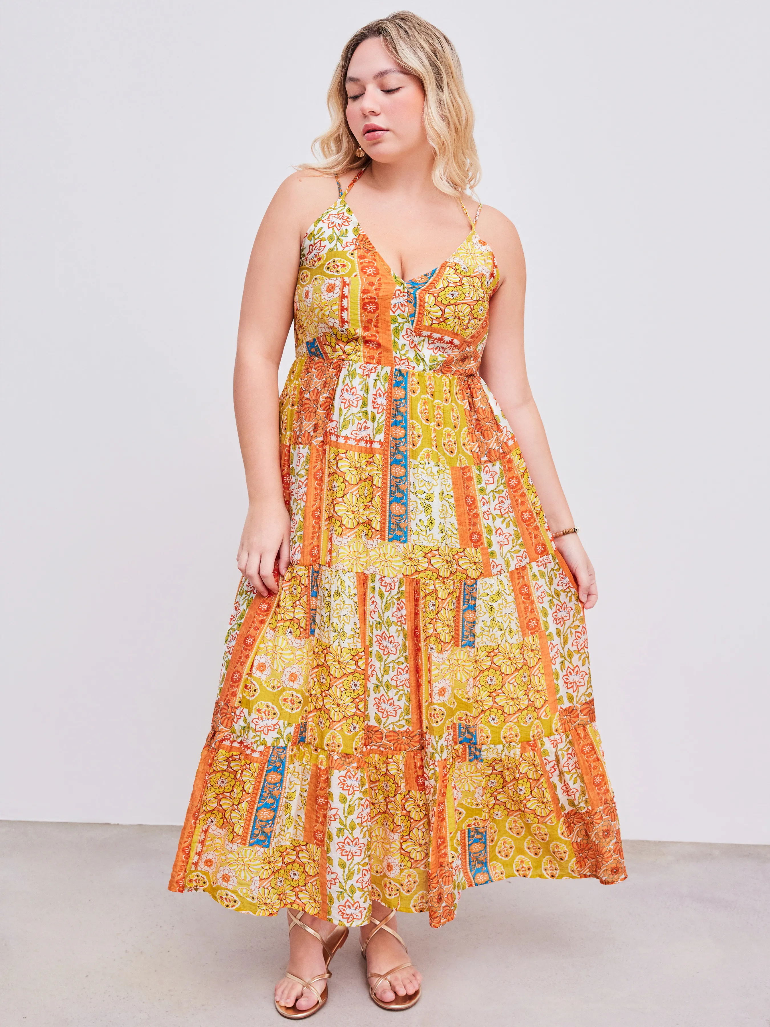 Vestido Maxi Azteca con Cuello en V y Halter Tejido Curvy