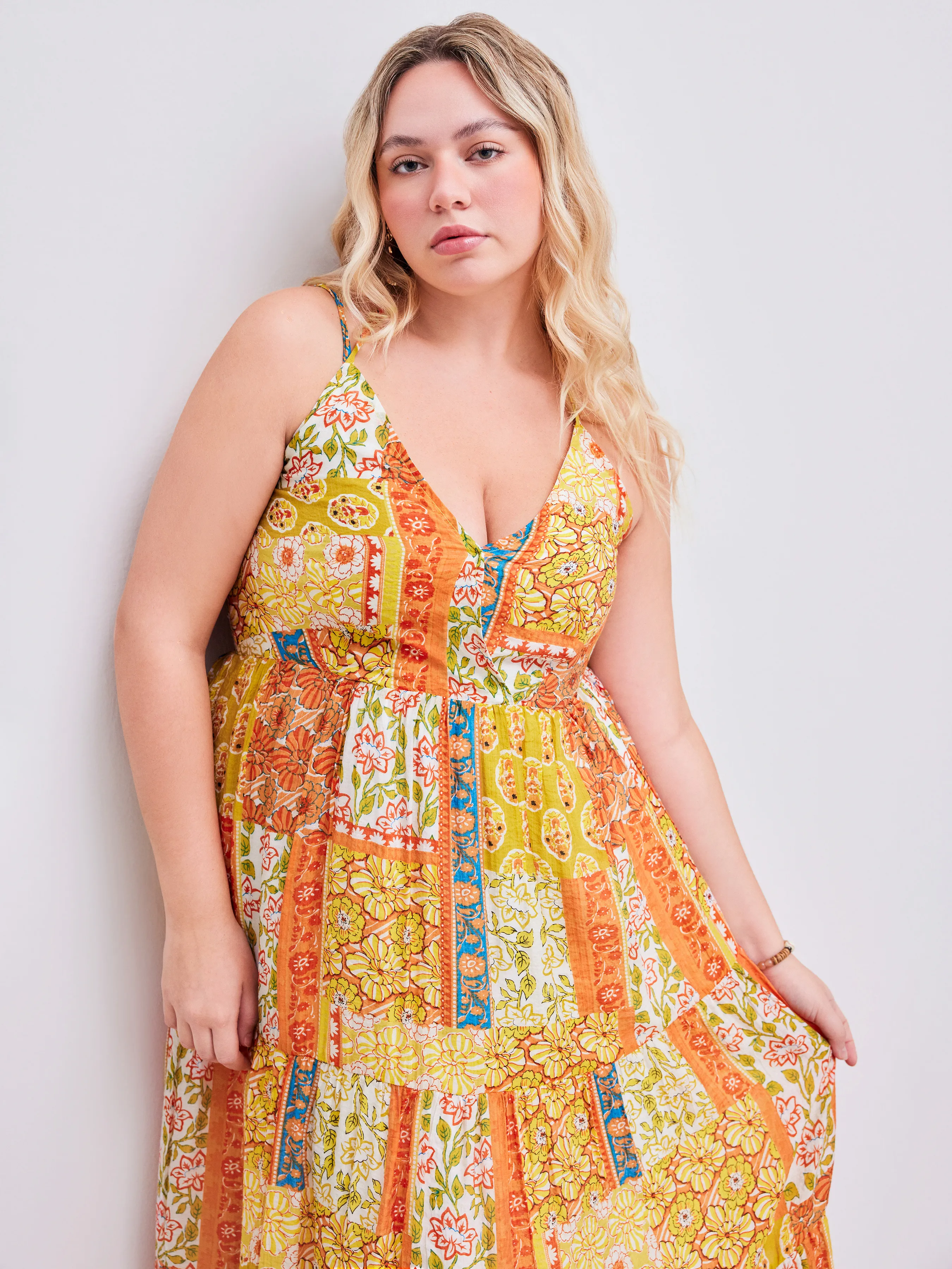 Vestido Maxi Azteca con Cuello en V y Halter Tejido Curvy