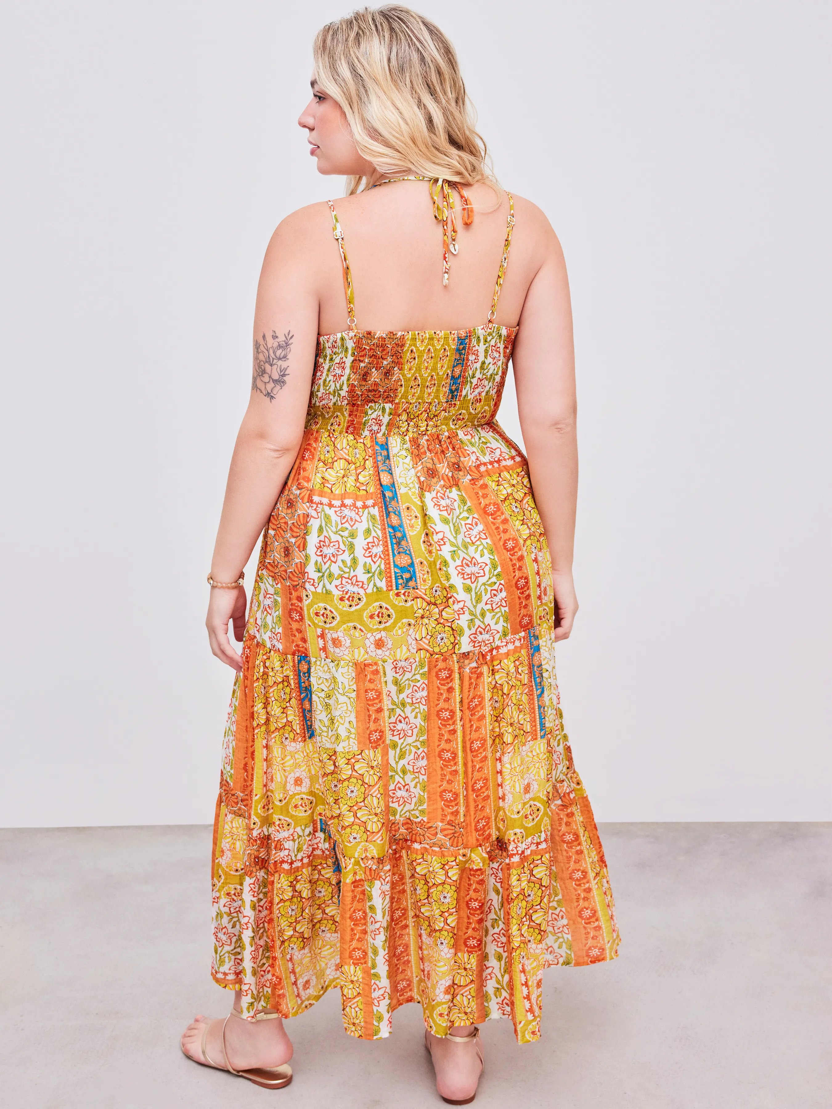 Vestido Maxi Azteca con Cuello en V y Halter Tejido Curvy
