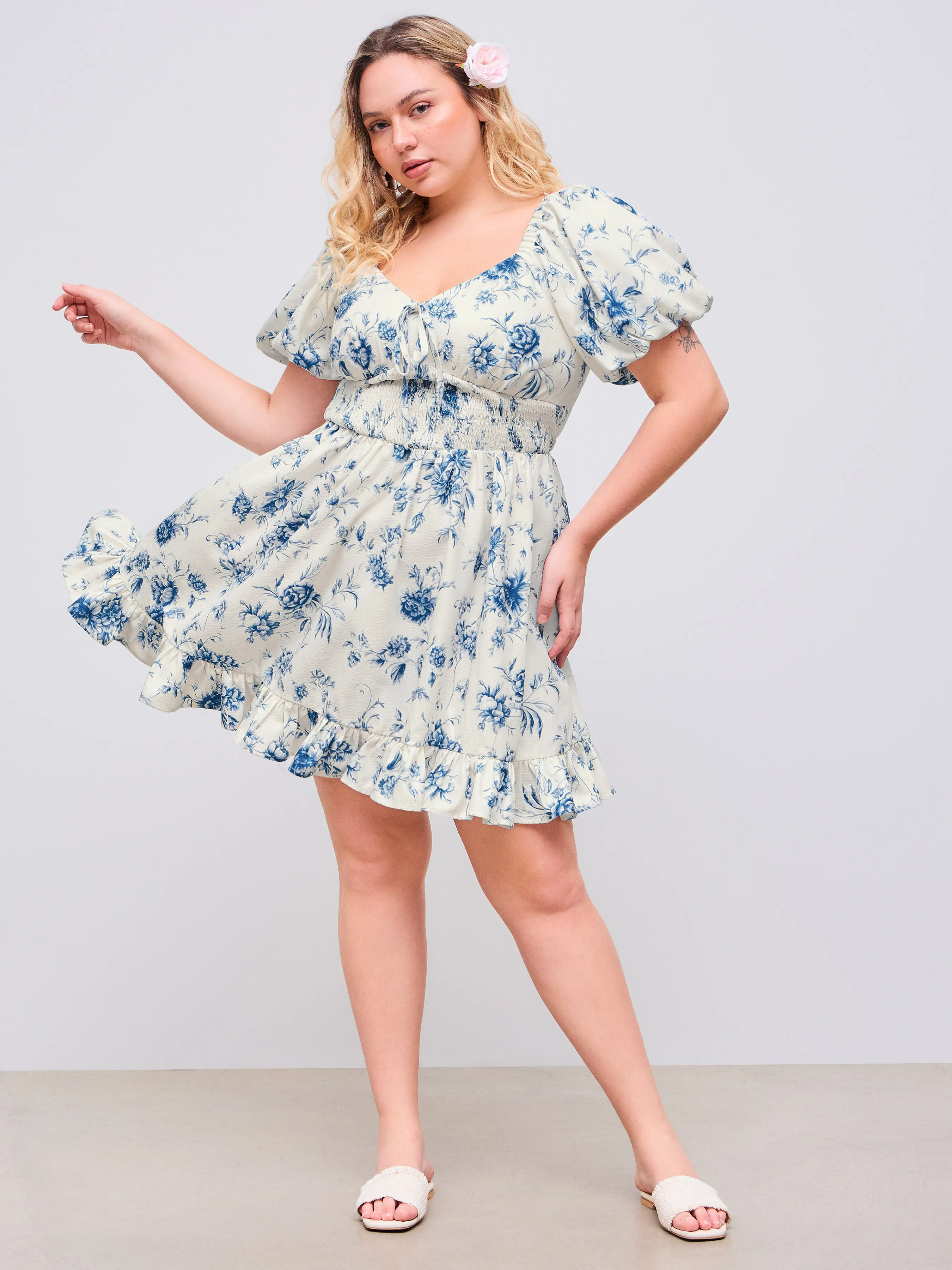 Vestido Mini Tejido Floral con Nudo y Recogido Curvy