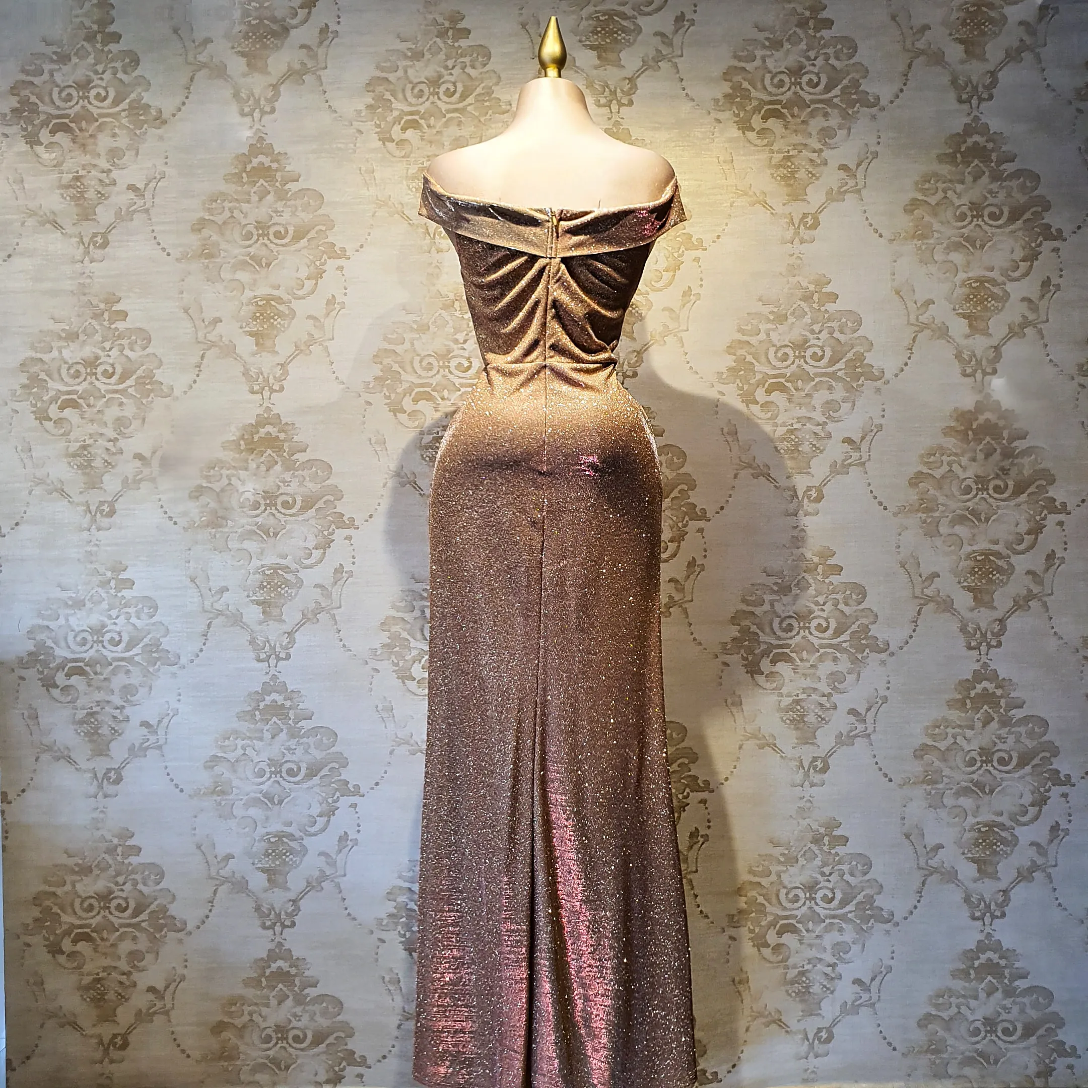 Vestido Oro Largo Sin Hombros Brillante De Noche